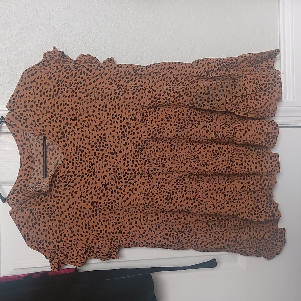 Shein lepoard print blouse size M in perfect condition